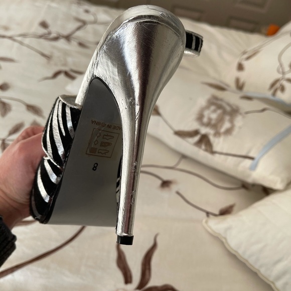 Zebra heels - Picture 4 of 7